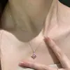 Livro Vermelho Pequeno Explosões Cor Roxa Tesouro Trevo de Quatro Folhas Colar Moda Feminina Luxo Leve Exquisito Anel de Abertura uma geração de cabelo
