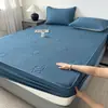 Protetor de colchão à prova d'água ultrassônico e à prova de urina, peça única, design de desenho animado, capa de colchão acolchoada espessa, cobertura total para cama de dormitório individual