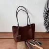 Bolso de Mano Retro de Gamuza Bolsa de Gran Capacidad para Mujer 2026 Nuevo Otoño para Viajar al Trabajo Bolso Grande de un Solo Hombro de Gama Alta
