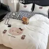Estilo fresco y sencillo, juego de ropa de cama de cuatro piezas bordado de toalla de algodón lavado, funda de edredón de algodón puro, juego de sábanas de tres piezas para dormitorio de estudiante
