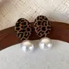 Pendientes vintage con diseño geométrico de leopardo y flocado para mujer, ligeros, lujosos y de alta gama, joyería elegante, accesorios para pendientes.