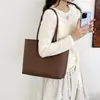 Bolso Retro de Gran Capacidad para Mujer 2026 Nuevo de Moda Estilo Coreano Bloque de Color Bolso Tote de Gran Capacidad Bolso de Hombro para Viajes de Negocios de Moda