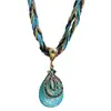 Collar con colgante de gota de agua incrustado de diamantes estilo europeo y americano, cadena para la clavícula de tendencia de moda de alta gama niche, accesorio de lujo ligero único y versátil