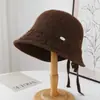 Chapéu de Pescador Novo de Alta Qualidade para Outono e Inverno para Mulheres, Chapéu de Pescador Quente Tricotado da Moda Coreana, Chapéu Bucket Liso com Etiqueta Pequena Exquisita
