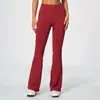 Calça de yoga sem costura com barra flare e cintura alta, apresentando um design que levanta o bumbum, alta elasticidade, respirabilidade, propriedades de secagem rápida e adequada para corrida ao ar livre, fitness e outras atividades esportivas.. Modelo 5112
