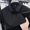 Nuevo Estilo Primavera y Verano 2026 Camisa Polo para Hombre de Seda Helada 7A Color Sólido Cuello Solapa para Profesionales de Negocios Jóvenes y de Mediana Edad