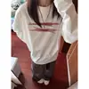 Camiseta Branca Manga Longa Feminina 2026 Novo Estilo Item Quente Outono Algodão Puro Senso de Design Ombro Reto Solta Americana Emagrecedor Top