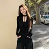 Camiseta Sexy de Manga Longa com Decote Canoa Ajustada Estilo Menina Picante Coreana para Mulheres, Camisa Básica Fashion Versátil Casual para Primavera e Outono