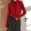 Botão de Cogumelo Lã Vermelho Nicho Suave e Confortável Cinza Gola Redonda 2026 Novo Estilo Cardigan Muito Atraente para o Ano de Nascimento