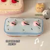 Nuevo Estuche Delgado y Delicado de Pastel de Cereza, Bolsa de Lápices de Peluche Estilo Ins de Alto Valor para Niñas, Caja de Papelería Estilo Coreano para Estudiantes de Secundaria