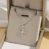 Colar Feminino Colorido Zircônia Joias Design de Nicho Pingente Cruz Completo em Diamante Colar Corrente de Clavícula em Aço Inoxidável