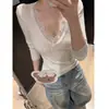 Blusa de Tricô Branca com Patchwork de Renda Estilo Coreano Decote V Manga Longa para Mulheres, Outono Única Linda Camada Interna Emagrecedora Valorizadora