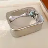 Pulsera rectangular plisada transfronteriza europea y americana, estilo metálico, única y exagerada, joyería de nicho de lujo ligero de alta gama para mujer