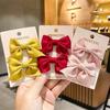 Pinza para el Cabello Roja con Lazo para Niñas 2026 Nuevo Estilo Celebridad de Internet Linda y Delicada Imitación Accesorio para el Cabello de Verano con Banda Lateral de Poliéster