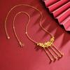 Collar de hierba de tres pétalos de doble capa de arena dorada de Vietnam para mujer, temperamento retro, lujo ligero, borla, pétalo en forma de corazón, joyería hueca