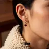 Aretes de Flor Chapados en Oro Real de 14K con Circonia, Versátiles para el Trabajo y el Uso Diario, Aretes de Alta Gama con una Sensación Elegante y Refinada, Únicos para Mujeres