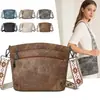 Bolsas transpassadas de luxo de nicho com design em couro macio para mulheres, bolsa de ombro retrô europeia e americana para senhoras, mulheres com alça de ombro larga