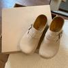 Sapatos Rasos Burken Aumentadores de Altura para Deslocamento Diário Femininos 2025 Novos Sapatos de Couro Simples Redondos Retro Aumentadores de Altura