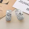 Aretes de panal con incrustaciones de diamantes, aretes en forma de diamante y forma de C, modernos, sencillos y de alta gama, nuevos aretes estilo 2026 para el uso diario