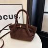 Bolso Tote de Gamuza de Diseño Vintage 2025 Bolso de Alas a la Moda Bolso de Hombro Bajo el Brazo de Gran Capacidad para Mujer
