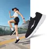 Zapatilla Hongxingerke Verano Nuevo Casual Ligero Zapatos de Mujer Transpirables Versátiles Simples Amortiguadores Cuerda para Saltar Zapatos para Correr