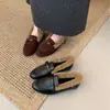 Sapatos Femininos Estilo Francês com Lã, Novo Modelo 2025, Bico Quadrado, Salto Escondido, Mocassins de Corte Profundo, Sapatilhas Quentes Peludas Estilo Britânico