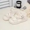Sandálias de Pérola com Laço para Meninas da Moda 2026 Novo Estilo de Verão Sapatos de Princesa para Meninas Sandálias Versáteis Infantis com Solado Macio