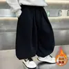 Pantalones para Niños Estilo Otoño e Invierno Bebé Mono de Terciopelo Holgado Pantalones de Chándal 2026 Nuevos Pantalones Largos Gruesos Cálidos Casuales para Niños