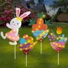 Tarjeta de tierra de Pascua con cadena de luces, conejo, huevo, zanahoria, tablero hueco, accesorios de decoración para fiestas en el patio al aire libre