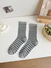 Calcetines de Primavera y Verano para Mujer, Calcetines Finos a Rayas Ligeros y Transpirables, Calcetines de Media Pantorrilla para Mujer, Calcetines Frescos y Sencillos para Estudiantes con Rayas de Colores Claros