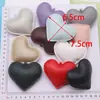 Llavero creativo de cuero con forma de corazón tridimensional, varios tamaños, charm simple para bolso, accesorio para ropa