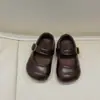 Zapatos retro Mary Jane para niñas, planos estilo princesa, adecuados para primavera y otoño, con suelas suaves, características antideslizantes, un diseño de una sola tira y una puntera poco profunda, lo que los hace elegantes y versátiles