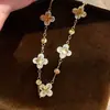 Pulseira de Prata S925 Estilo Francês Flor de Trevo de Quatro Folhas a Laser para Mulheres, Elegante Artesanato CNC, Pulseira de Flor Nobre e Fashion