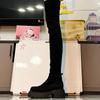 Botas adelgazantes por encima de la rodilla para mujer otoño e invierno 2023 nuevas botas negras de gamuza con tacón grueso y suela gruesa para mujer
