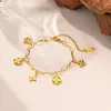 [Collar + Pulsera] Estilo Francés Ins de Lujo Accesible Cadena para Clavícula de Corazón Estilo Dulce Collar de Acero de Titanio con Borla de Corazón de Melocotón para Mujer
