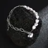 Nova Pulseira de Pérolas Artificiais Nicho Luxo Leve Sensação de Alto Padrão Pulseira de Costura Barroca Alienígena Pulseira da Moda para Namorada