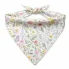 Bandanas personalizadas para mascotas con estampados florales frescos, baberos para perros hechos de algodón puro, el fabricante proporciona producción de muestras y personalización al por mayor