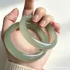 Venta al por mayor de pulseras de jade Dongling natural desde la fábrica de origen, con fino jade Dongling verde en un tono aceitoso azul verdoso, y pulseras y joyería de jade de agua clara