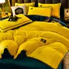 Luxo Leve Qualidade Materna e Infantil Espessado Veludo Leiteiro Conjunto de Quatro Peças Inverno Anti-Estático Forrado com Lã Cobertura de Colcha Veludo Coral 3 Roupa de Cama