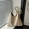 Bolsa de Ombro Retro de Nicho para Mulheres, Nova Tendência Outono e Inverno 2026, Bolsa Tote Estilo Wasteland, Bolsa Simples de Grande Capacidade