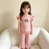 Conjunto de Pantalones de Campana con Mangas de Volantes de Verano Nuevo Estilo Transfronterizo para Niños 2026 Conjunto de Dos Piezas a la Moda con Lazo