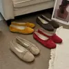 Sapatos Femininos de Verão 2026 Novo Estilo Baixo Salto Plano Retro Laço Sola Macia Mocassins, Sapatilhas