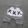 Ropa para niños Versión coreana de pantalones cortos para niños Tide fan ropa de verano pantalones de pp de cactus pantalones de rayas de bebé una generación de cabello