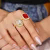 Anillo rectangular de lujo con nicho de diamante grande, estilo cortesano, chapado en oro de 18 quilates, estilo transfronterizo europeo y americano.