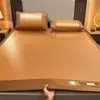 Conjunto de Três Peças de Esteira de Rattan de Gelo Novo Estilo Verão 2026 com Bordado de Borda Larga, Conjunto de Três Peças de Esteira de Rattan de Gelo e Lençol de Elástico