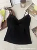 Camisole Spicy Girl com Decote V, Renda e Patchwork, com Sutiã Embutido, Caimento Justo, Valoriza a Silhueta, Pode Ser Usada como Camada Interna ou Externa, Top Puro Desejo