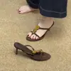 Primer Encuentro con las Sandalias de Tacón Alto de Tira de Dedo con Hebilla Metálica Estilo Francés para Mujer, Sandalias de Tacón de Aguja con Punta Redonda Estilo Retro para Vacaciones