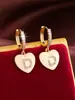 Pendientes de moda de venta caliente, diseño creativo de corazón con letra, microincrustaciones de circonita, lindos, dulces, para uso diario casual