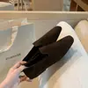 Mocasines de piel de vaca suave en el mismo estilo que los Grape Ma, con una puntera cuadrada angulada única, diseño minimalista, zapatos para calzar