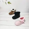 Novas botas de neve de cano médio 2026 para mulheres, com um design fofo de pompom, adequadas para estudantes, com forro de fleece quente e sola espessada para maior aquecimento e resistência ao escorregamento